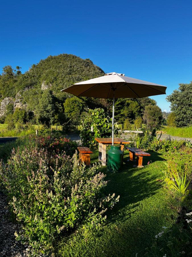 Wisteria Way Hotel Опонони Екстериор снимка