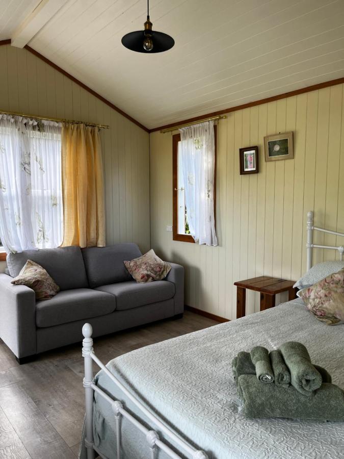 Wisteria Way Hotel Опонони Екстериор снимка
