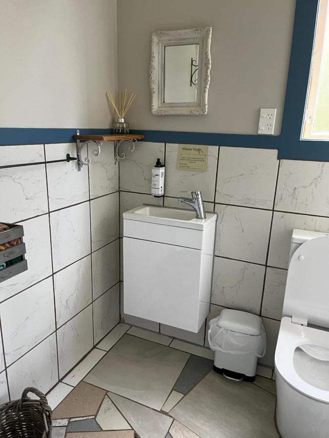 Wisteria Way Hotel Опонони Екстериор снимка