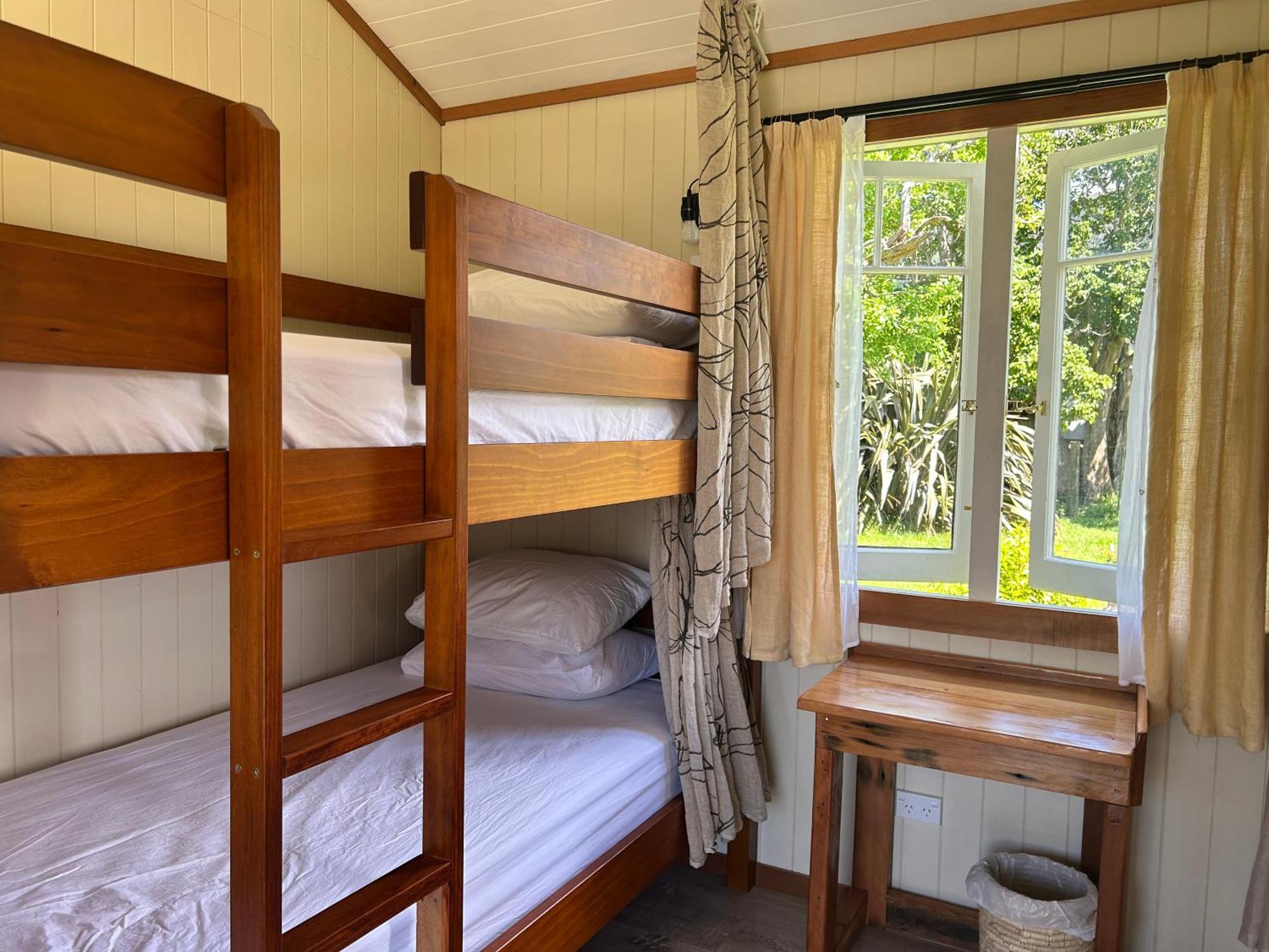 Wisteria Way Hotel Опонони Екстериор снимка